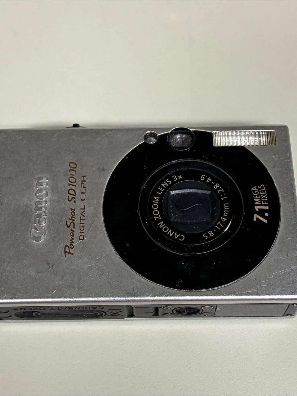 Canon PowerShot SD1000 Digital Elph 7.1MP Digital Camera Read Item Description